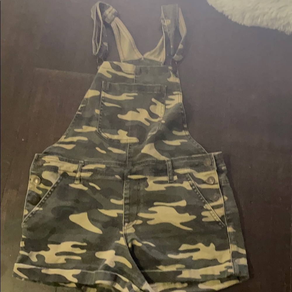Camo short overalls